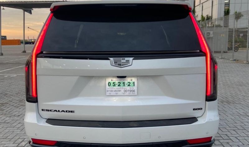 Cadillac Escalade ESV Sport đầu tiên về Việt Nam, giá lên tới 12 tỷ đồng Cadillac Escalade ESV Sport đầu tiên về Việt Nam, giá lên tới 12 tỷ đồng