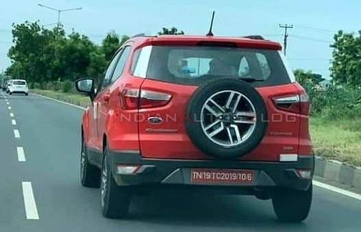 Ford EcoSport 2022 lộ diện, có bánh dự phòng phía sau