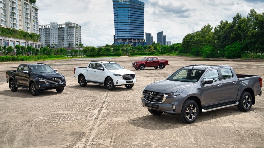Chung khung gầm và động cơ nhưng Mazda BT-50 ra mắt thành công hơn hẳn Isuzu D-Max