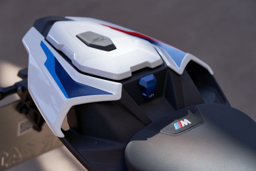 BMW Motorrad S1000R 2021 ra mắt,  giá từ 567 triệu đồng