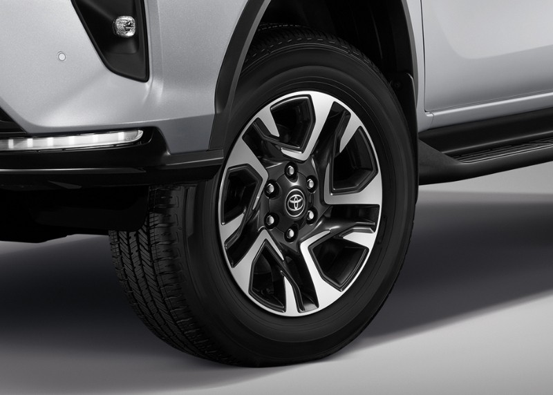 Toyota Fortuner 2023 ra mắt với nhiều nâng cấp mới Toyota Fortuner 2023 ra mắt với nhiều nâng cấp mới