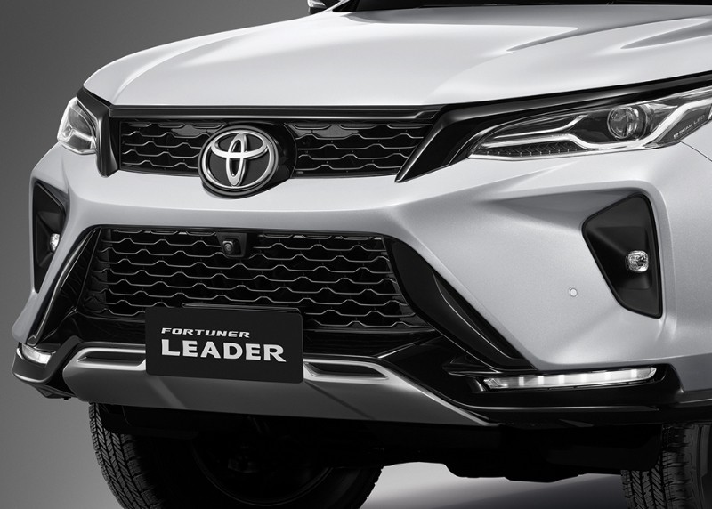 Toyota Fortuner 2023 ra mắt với nhiều nâng cấp mới Toyota Fortuner 2023 ra mắt với nhiều nâng cấp mới