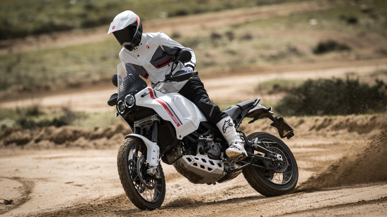 Ducati Việt Nam nhận đặt cọc DesertX và Streertfighter V2 Ducati Việt Nam nhận đặt cọc DesertX và Streertfighter V2
