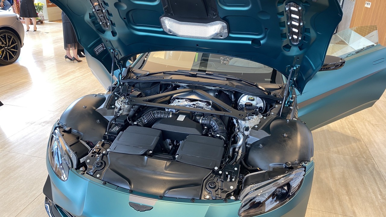 Aston Martin ra mắt bộ đôi siêu xe Vantage F1 Edition và DB11 V8 Coupe