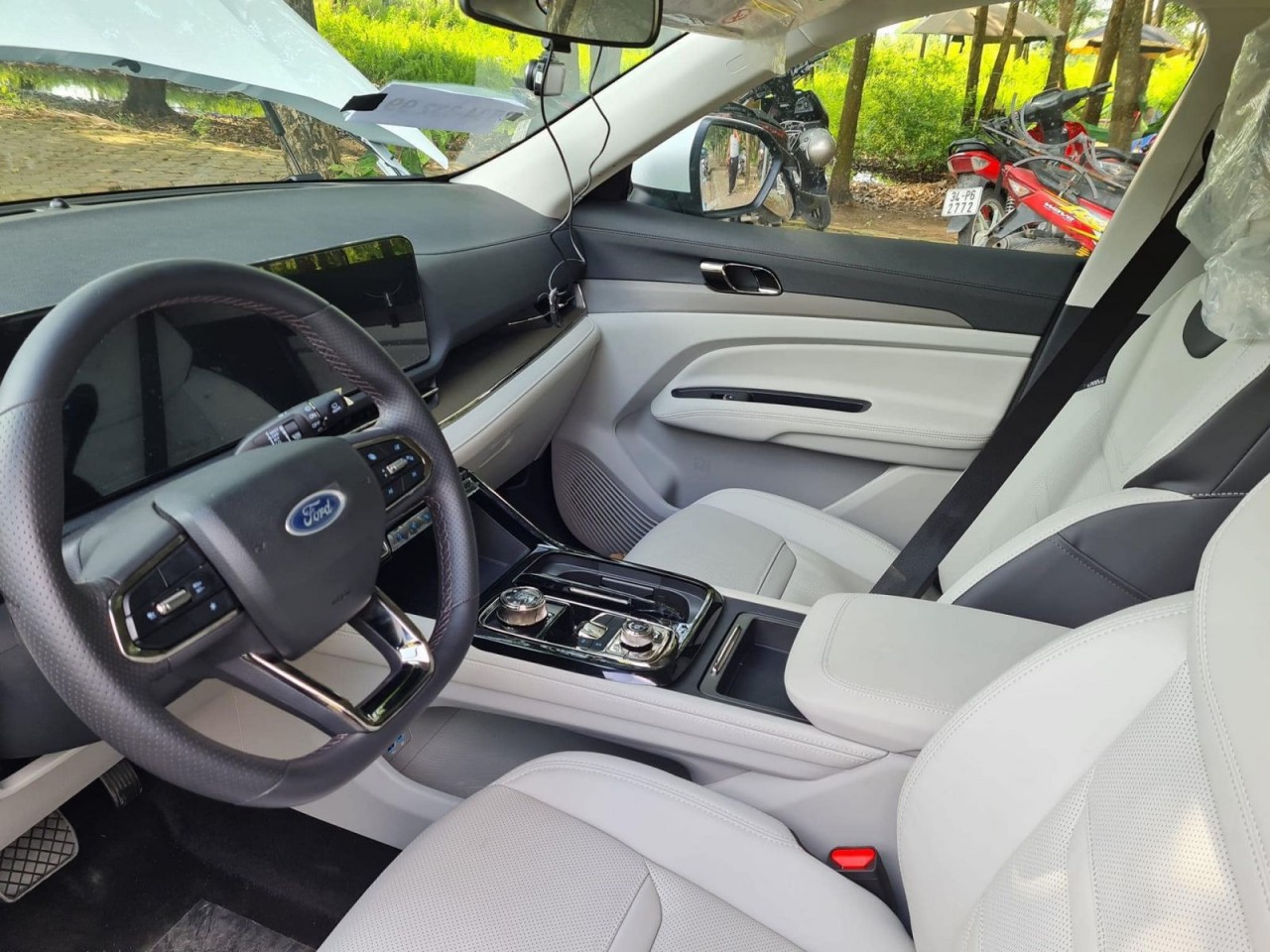Ford Territory lộ ảnh chi tiết nội thất và động cơ tại Việt Nam Ford Territory lộ ảnh chi tiết nội thất và động cơ tại Việt Nam