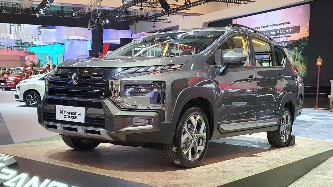 Mitsubishi Xpander Cross 2023 ra mắt tại Indonesia