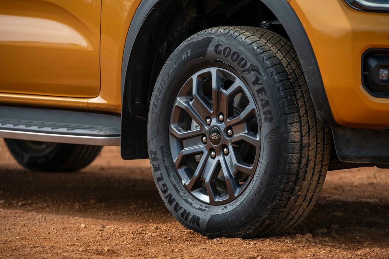 Giá Ford Ranger thế hệ mới ra mắt tại Việt Nam với giá 659 triệu đồng Giá Ford Ranger thế hệ mới ra mắt tại Việt Nam với giá 659 triệu đồng