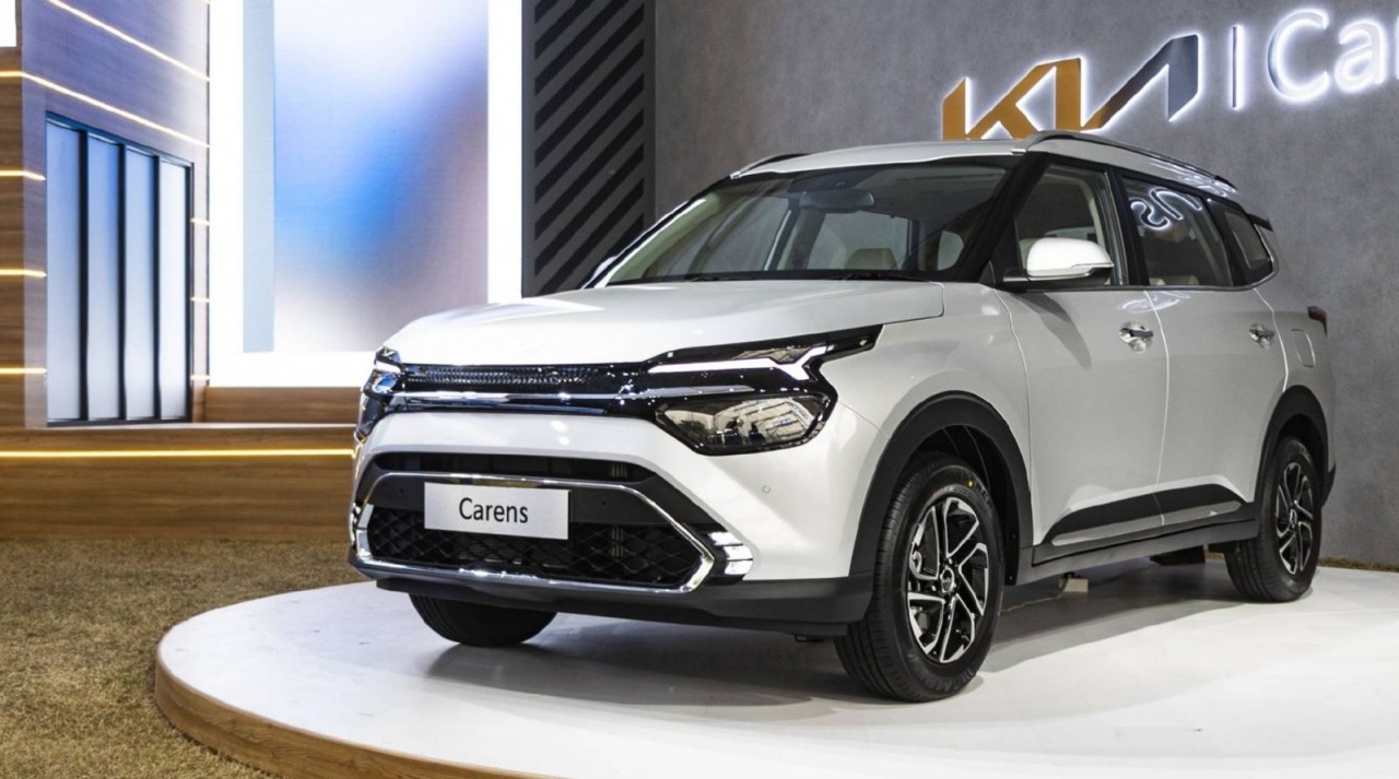 Kia Carens tăng giá Kia Carens tăng giá