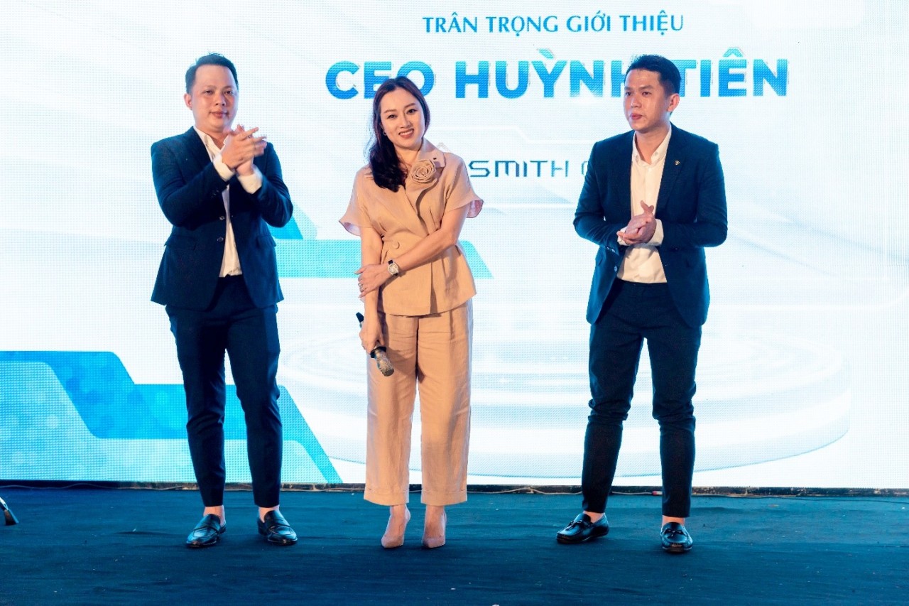 Smith Club ra mắt thương hiệu phim cách nhiệt cao cấp Vibe Nine Smith Club ra mắt thương hiệu phim cách nhiệt cao cấp Vibe Nine