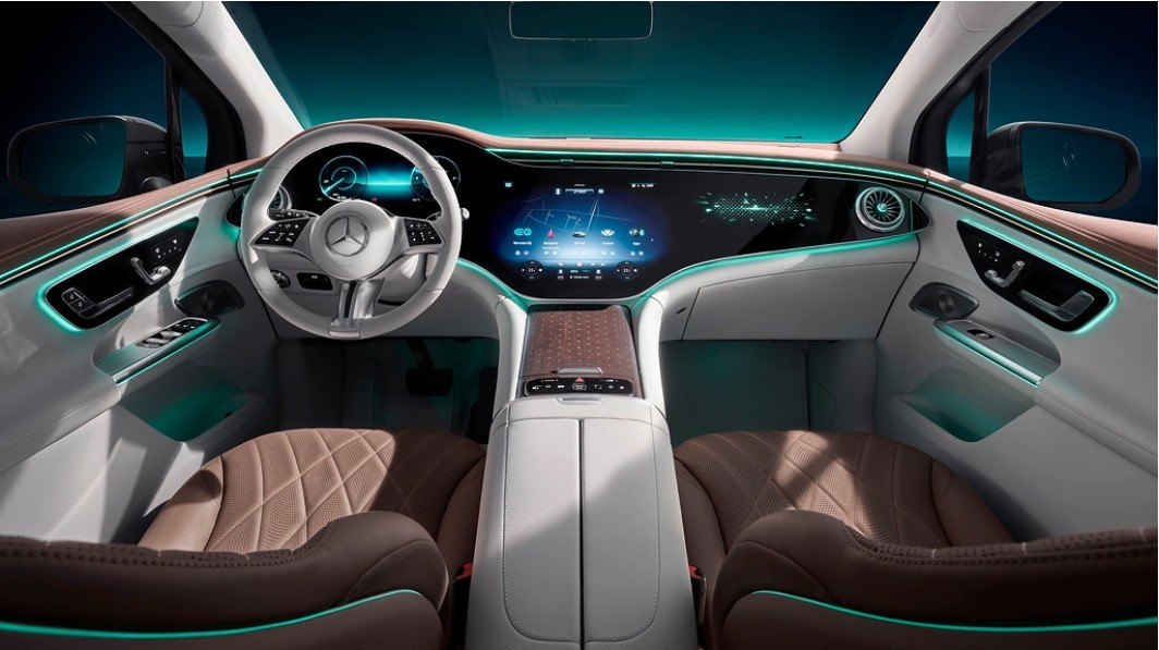 Mercedes-Benz EQE 'lộ' nội thất trước khi ra mắt Mercedes-Benz EQE 'lộ' nội thất trước khi ra mắt