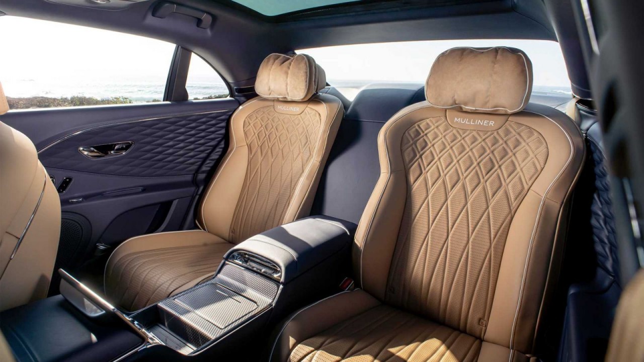 Bentley Flying Spur Mulliner có thêm gói trang bị Blackline Bentley Flying Spur Mulliner có thêm gói trang bị Blackline