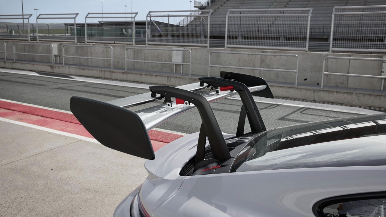 Porsche 911 GT3 RS 2023, xe đua dành cho đường phố