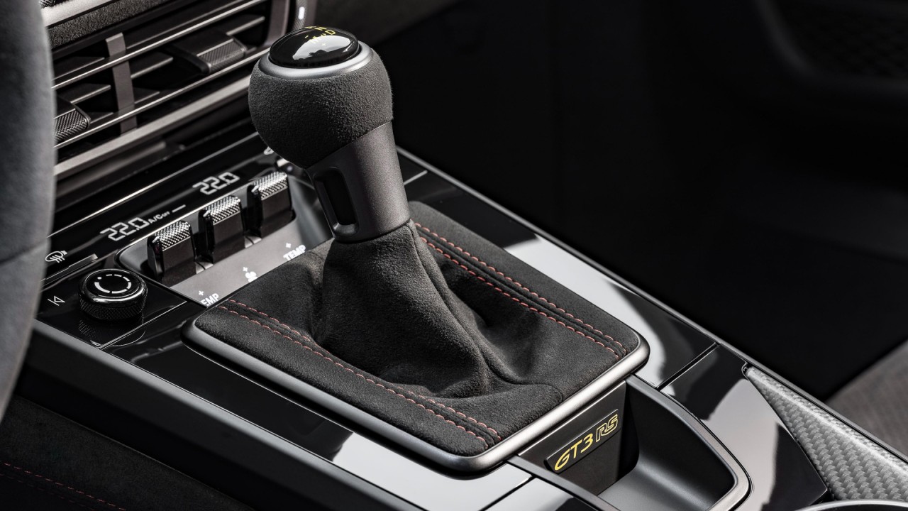 Porsche 911 GT3 RS 2023, xe đua dành cho đi phố
