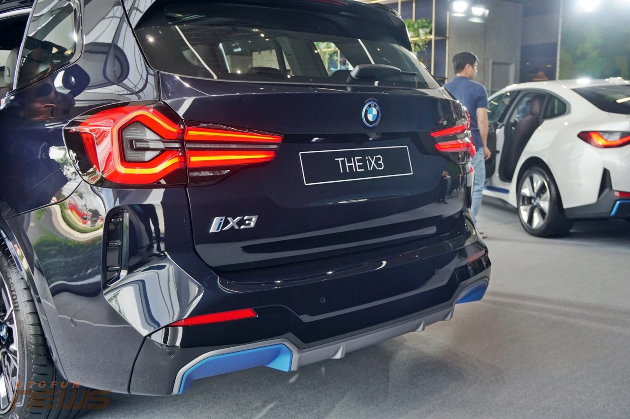 Cận cảnh xe SUV thuần điện BMW iX3 tại Việt Nam Cận cảnh xe SUV thuần điện BMW iX3 tại Việt Nam