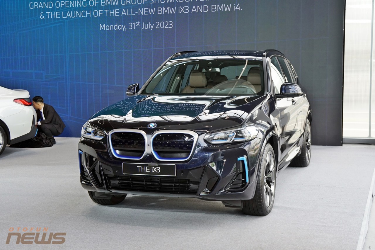 Cận cảnh xe SUV thuần điện BMW iX3 tại Việt Nam Cận cảnh xe SUV thuần điện BMW iX3 tại Việt Nam