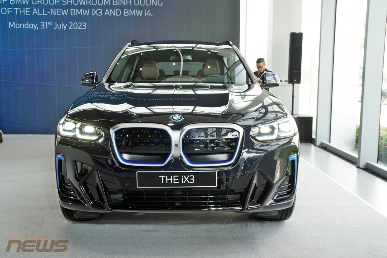 Cận cảnh xe SUV thuần điện BMW iX3 tại Việt Nam Cận cảnh xe SUV thuần điện BMW iX3 tại Việt Nam
