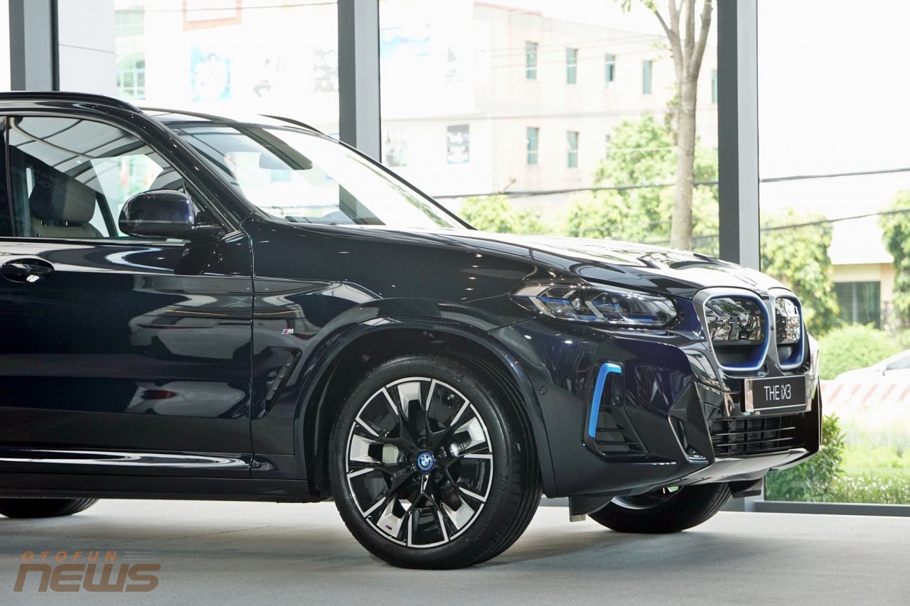 Cận cảnh xe SUV thuần điện BMW iX3 tại Việt Nam Cận cảnh xe SUV thuần điện BMW iX3 tại Việt Nam