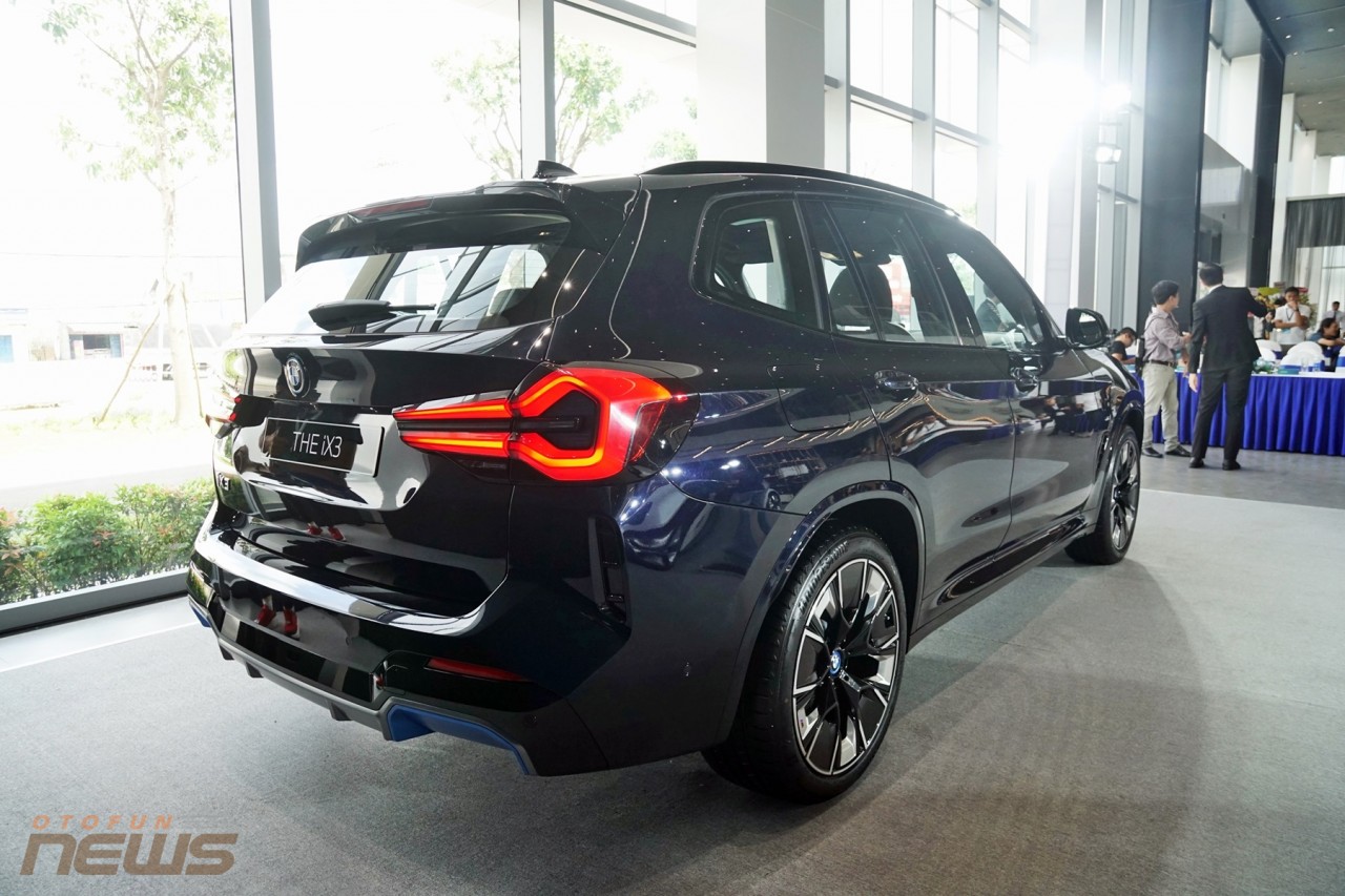 Cận cảnh xe SUV thuần điện BMW iX3 tại Việt Nam Cận cảnh xe SUV thuần điện BMW iX3 tại Việt Nam