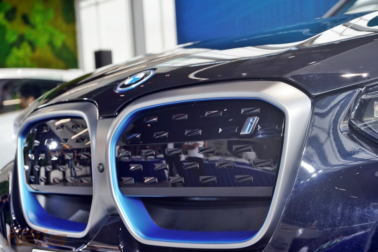 Cận cảnh xe SUV thuần điện BMW iX3 tại Việt Nam Cận cảnh xe SUV thuần điện BMW iX3 tại Việt Nam