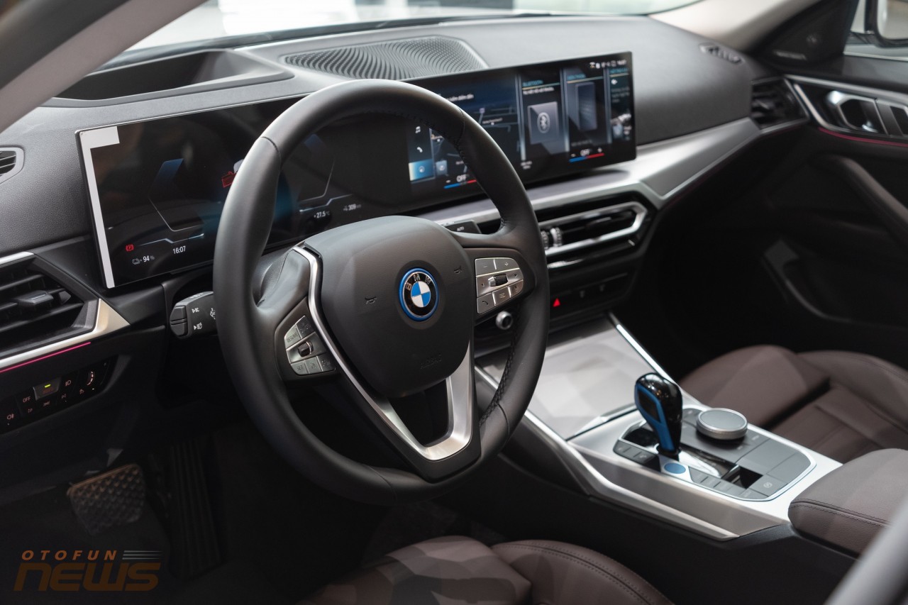Cận cảnh xe thể thao thuần điện BMW i4 eDrive40, giá 3,759 tỷ đồng Cận cảnh xe thể thao thuần điện BMW i4 eDrive40, giá 3,759 tỷ đồng