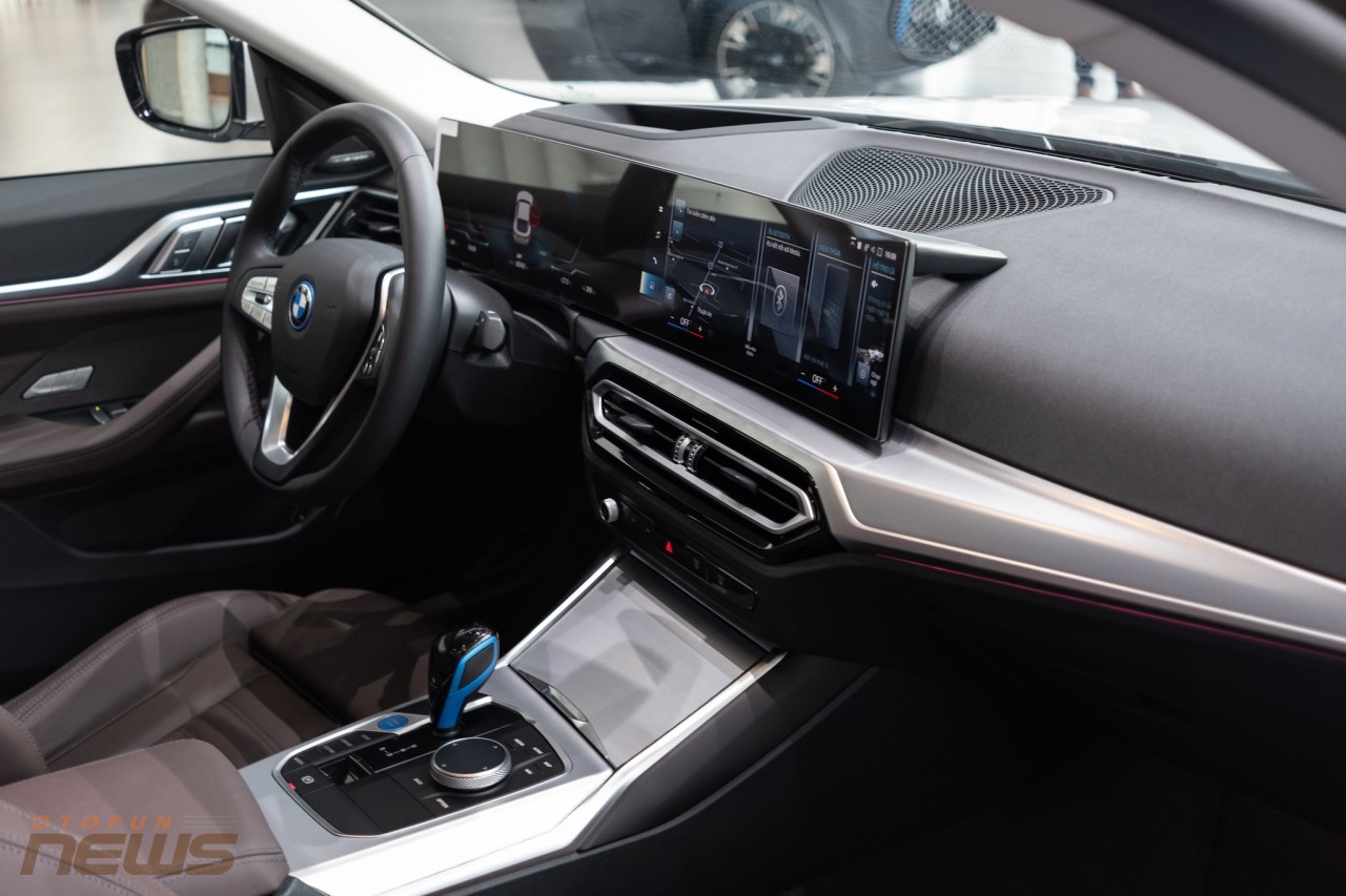 Cận cảnh xe thể thao thuần điện BMW i4 eDrive40, giá 3,759 tỷ đồng Cận cảnh xe thể thao thuần điện BMW i4 eDrive40, giá 3,759 tỷ đồng