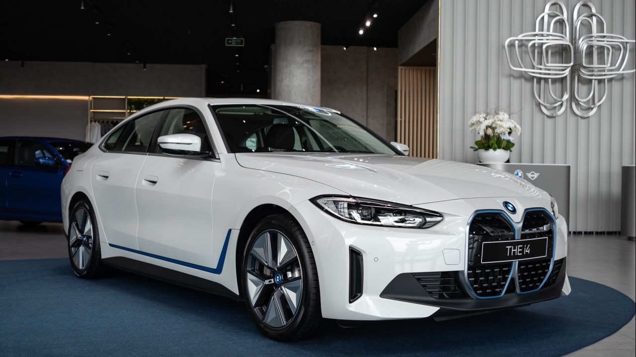 Cận cảnh xe thể thao thuần điện BMW i4 eDrive40, giá 3,759 tỷ đồng