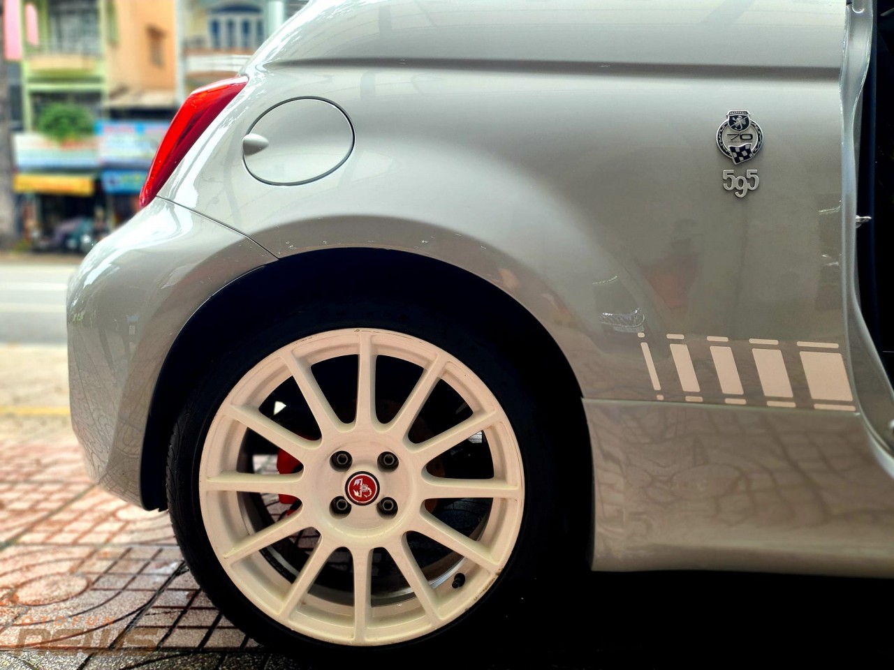 Bắt gặp 'hàng hiếm' Fiat Abarth 595 Esseesse trên đường phố Việt Nam Bắt gặp 'hàng hiếm' Fiat Abarth 595 Esseesse trên đường phố Việt Nam