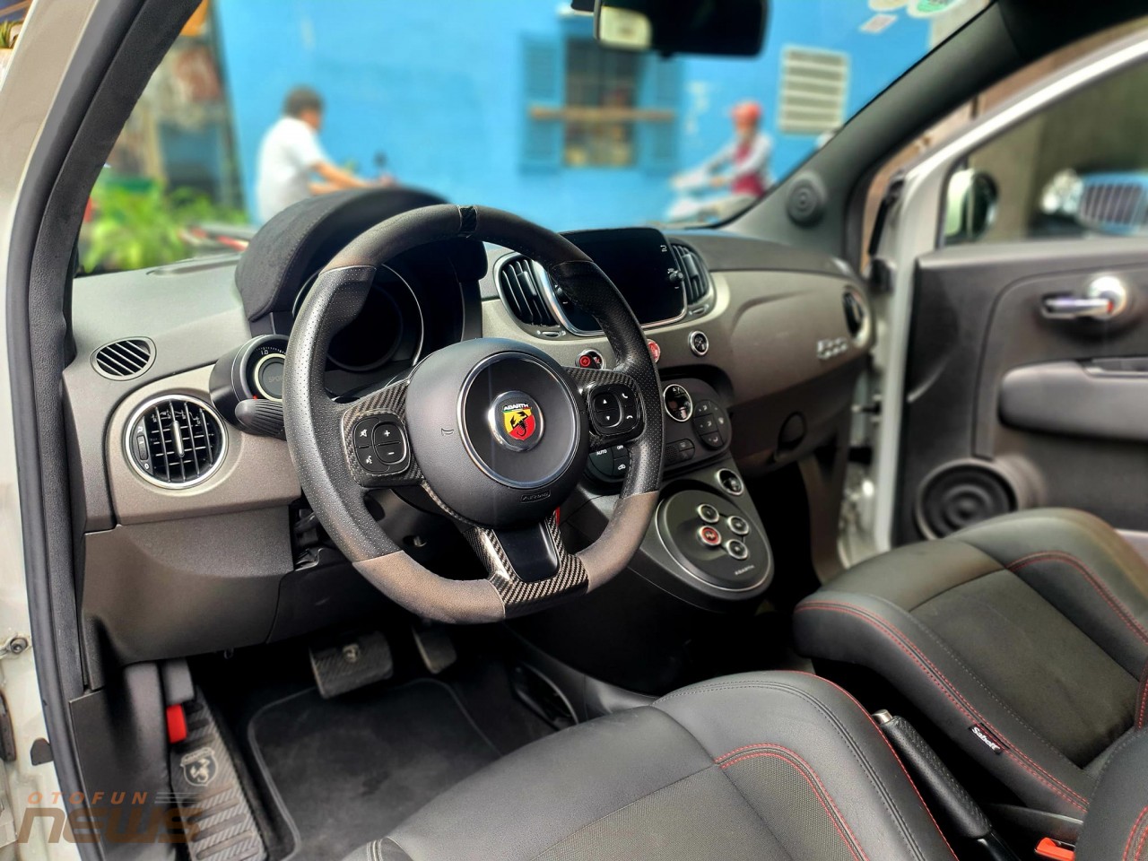 Bắt gặp 'hàng hiếm' Fiat Abarth 595 Esseesse trên đường phố Việt Nam Bắt gặp 'hàng hiếm' Fiat Abarth 595 Esseesse trên đường phố Việt Nam