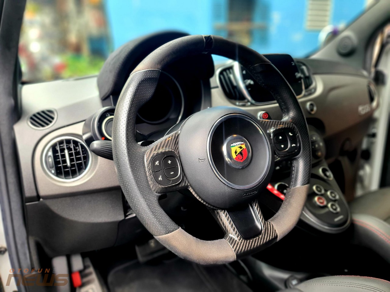 Bắt gặp 'hàng hiếm' Fiat Abarth 595 Esseesse trên đường phố Việt Nam Bắt gặp 'hàng hiếm' Fiat Abarth 595 Esseesse trên đường phố Việt Nam