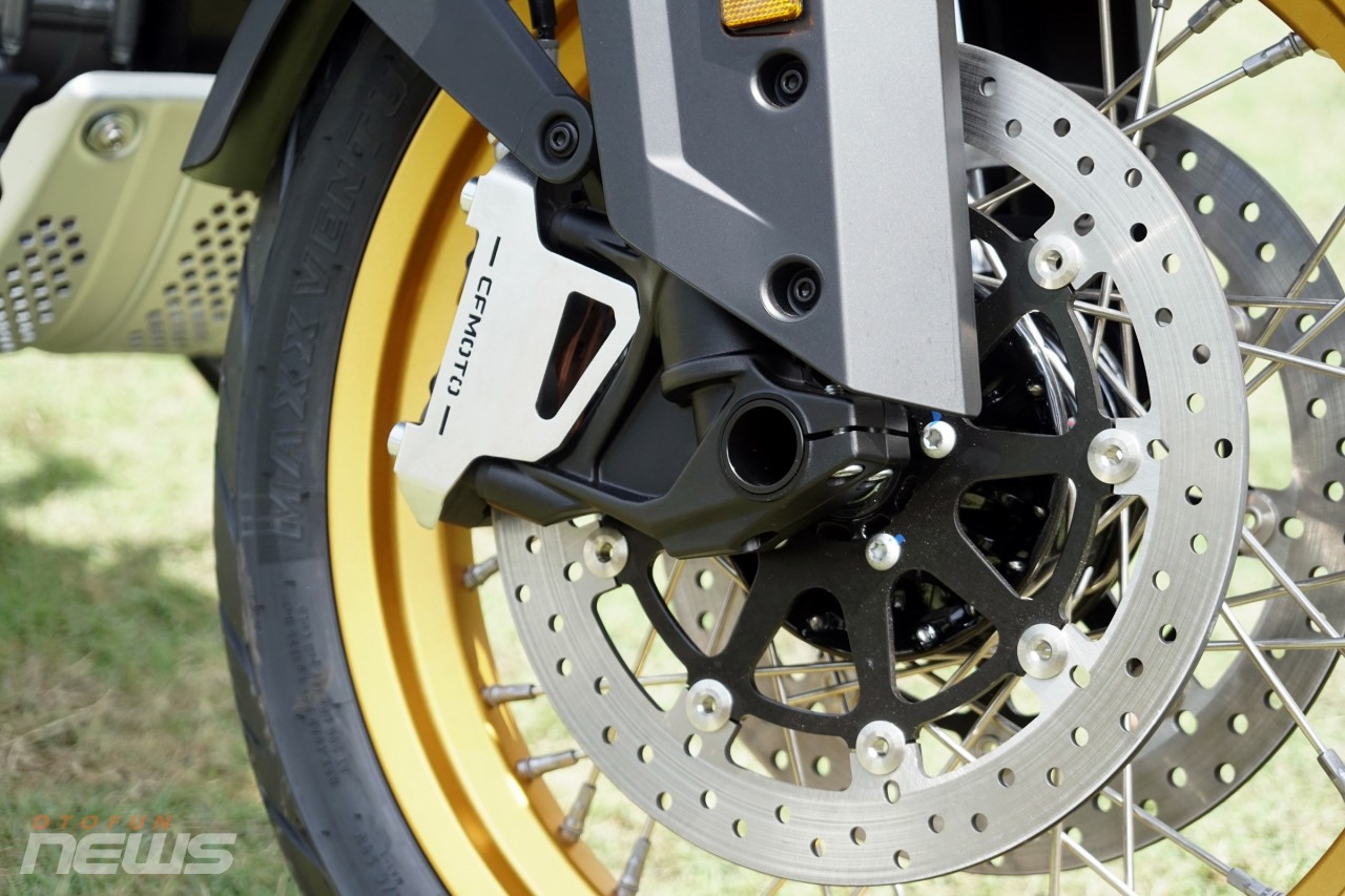 Chi tiết xe 'phượt' CFMoto 800MT Touring, giá 255 triệu đồng