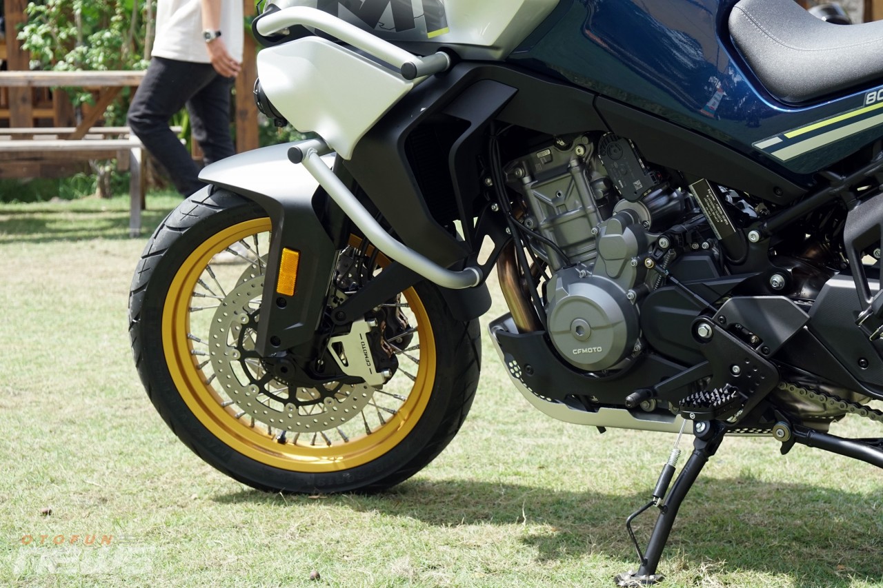 Chi tiết xe 'phượt' CFMoto 800MT Touring, giá 255 triệu đồng