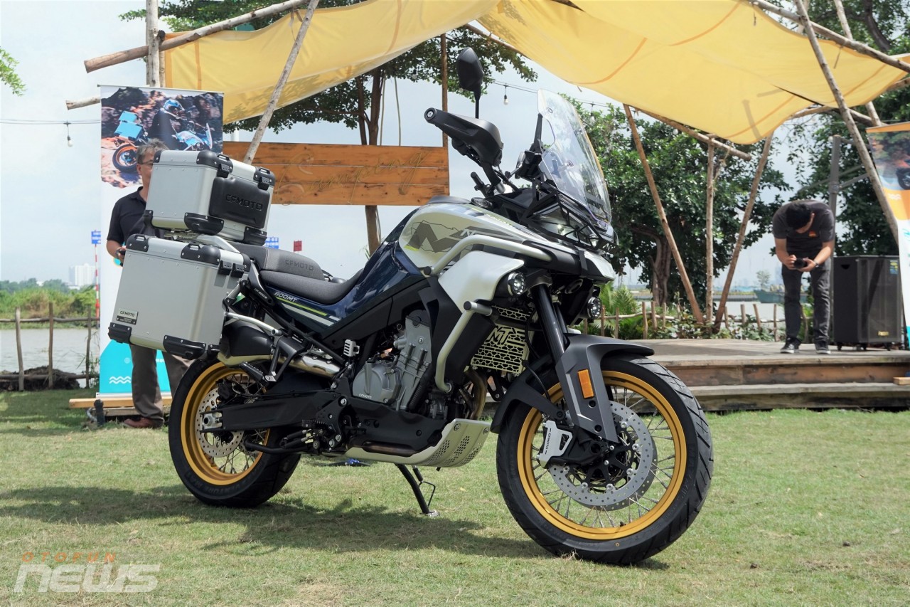 Chi tiết xe 'phượt' CFMoto 800MT Touring, giá 255 triệu đồng