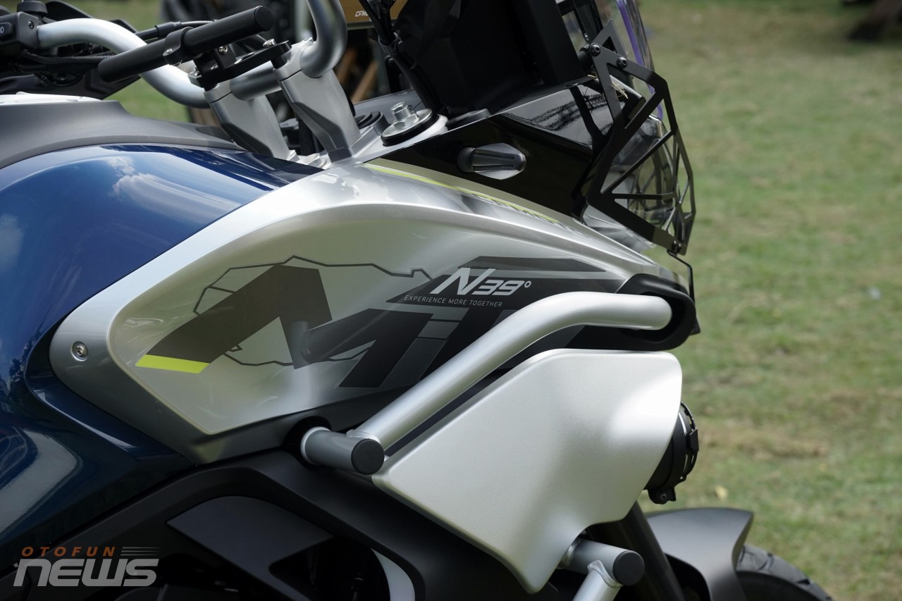 Chi tiết xe 'phượt' CFMoto 800MT Touring, giá 255 triệu đồng