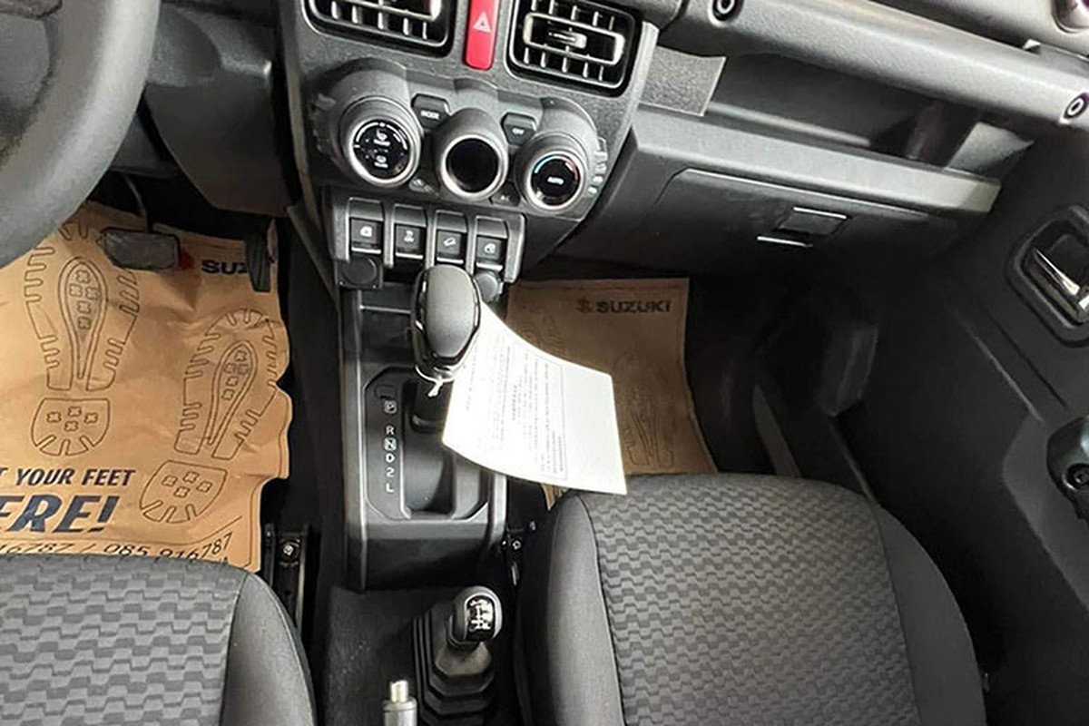 Lộ diện Suzuki Jimny chính hãng tại Việt Nam Lộ diện Suzuki Jimny chính hãng tại Việt Nam