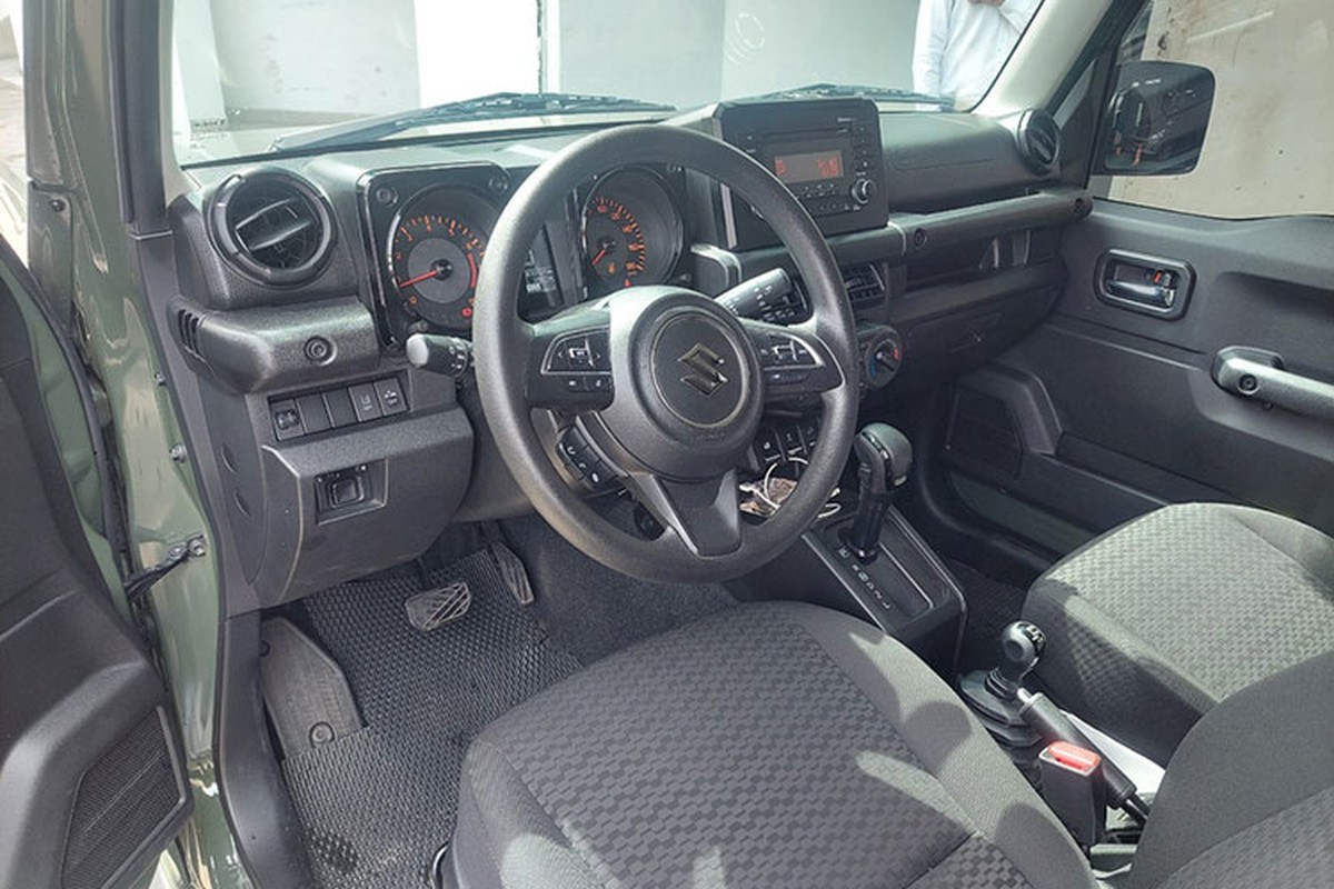 Suzuki Jimny bất ngờ tăng giá dự kiến thêm 100 triệu đồng, khách hàng bức xúc Suzuki Jimny bất ngờ tăng giá dự kiến thêm 100 triệu đồng, khách hàng bức xúc