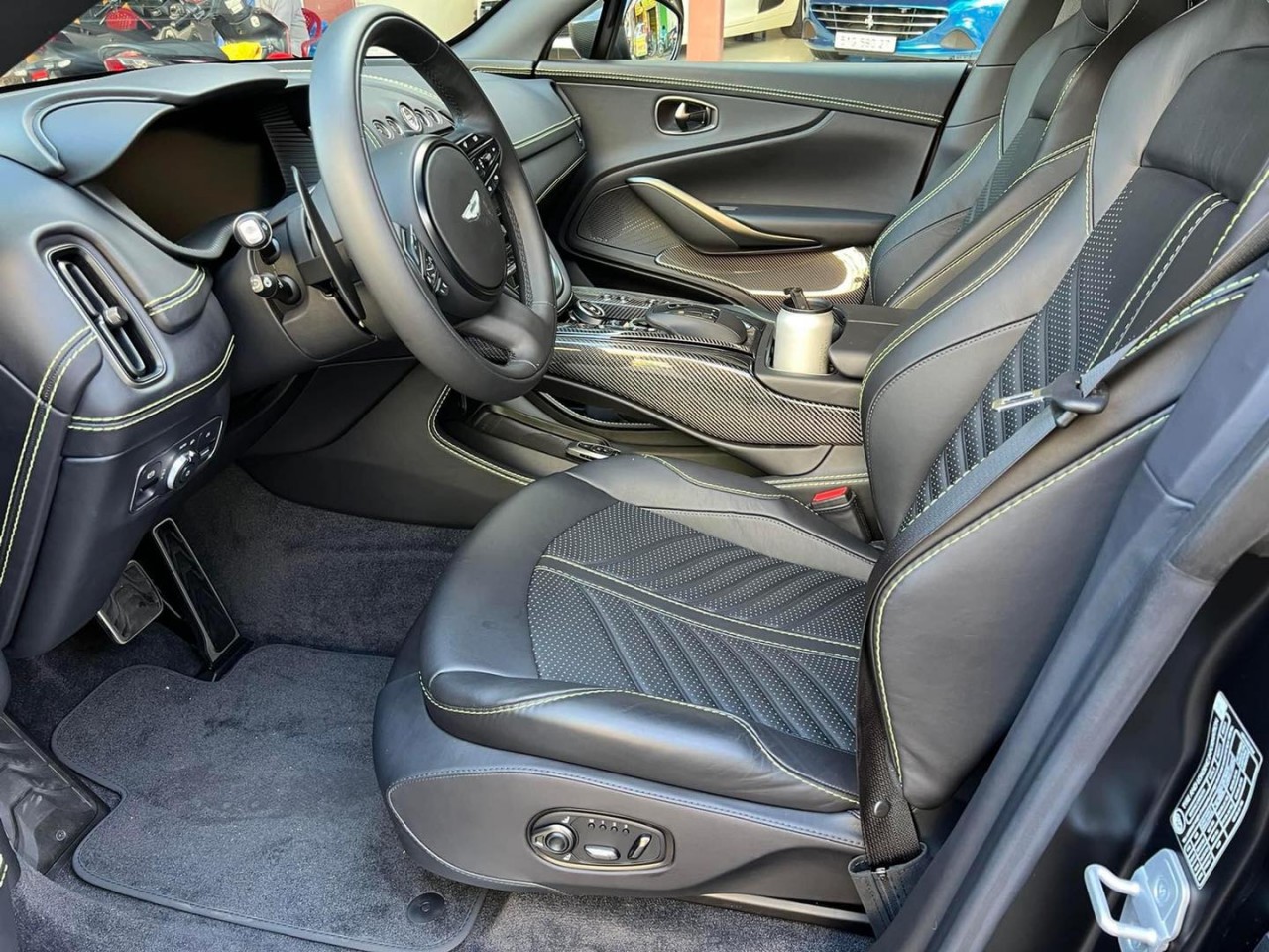 Chi tiết Aston Martin DBX 707 gần 22 tỷ của Đặng Lê Nguyên Vũ Chi tiết Aston Martin DBX 707 gần 22 tỷ của Đặng Lê Nguyên Vũ