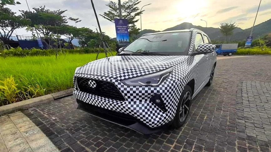 Toyota Yaris Cross ngụy trang xuất hiện tại Việt Nam