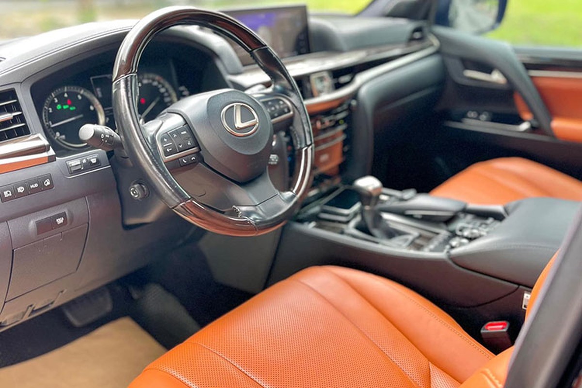 Lexus LX570 dù 6 năm tuổi vẫn có giá hơn 5,2 tỷ đồng tại Hà Nội Lexus LX570 dù 6 năm tuổi vẫn có giá hơn 5,2 tỷ đồng tại Hà Nội