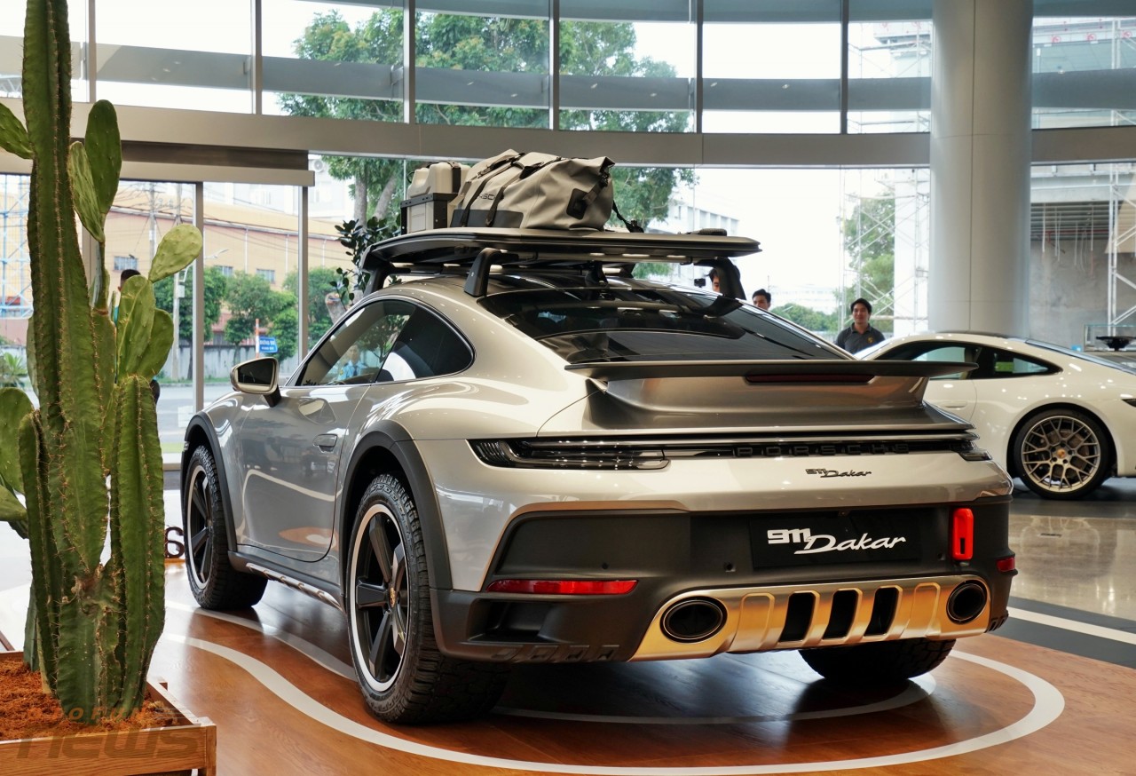 Cận cảnh 'hàng hiếm' Porsche 911 Dakar 2023 tại Việt Nam Porsche 911 Dakar sử dụng động cơ Boxer 6 xi-lanh dung tích 3.0L.