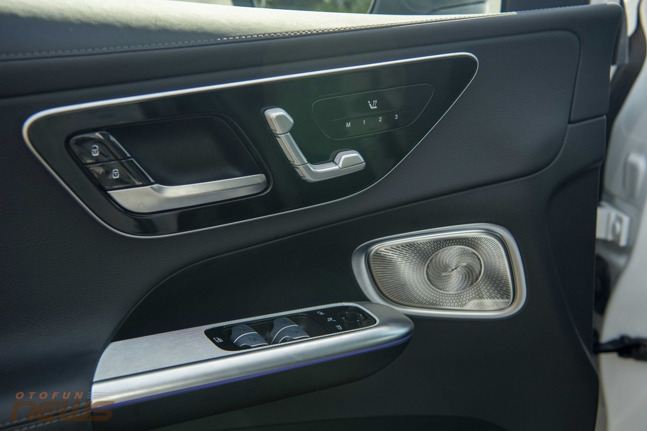 Mercedes-Benz GLC 2023: Có còn là 'gà đẻ trứng vàng' ? Mercedes-Benz GLC 2023: Có còn là 'gà đẻ trứng vàng' ?