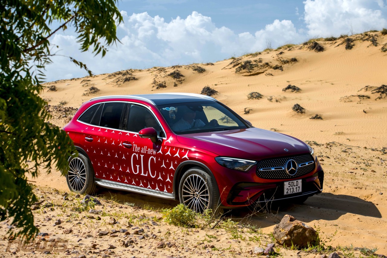 Mercedes-Benz GLC 2023: Có còn là 'gà đẻ trứng vàng' ? Mercedes GLC 300 2023 được nâng cấp nhiều trang bị mới.