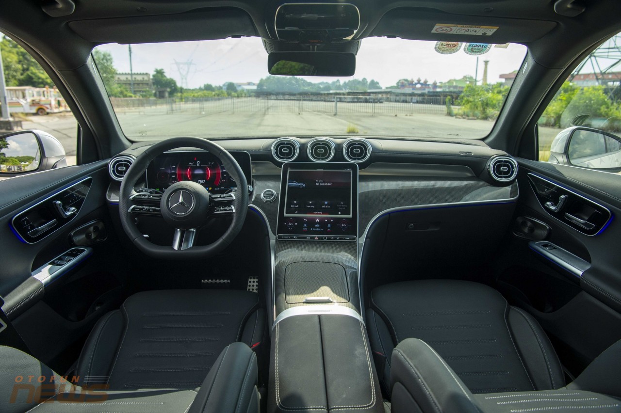 Mercedes-Benz GLC 2023: Có còn là 'gà đẻ trứng vàng' ? Mercedes-Benz GLC 2023: Có còn là 'gà đẻ trứng vàng' ?