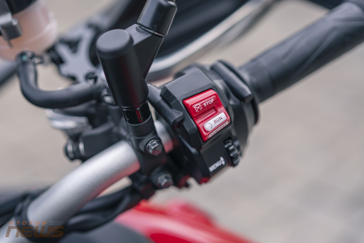 Cận cảnh Yamaha Tracer 9 GT 2023 với giá từ 334 triệu đồng Cận cảnh Yamaha Tracer 9 GT 2023 với giá từ 334 triệu đồng