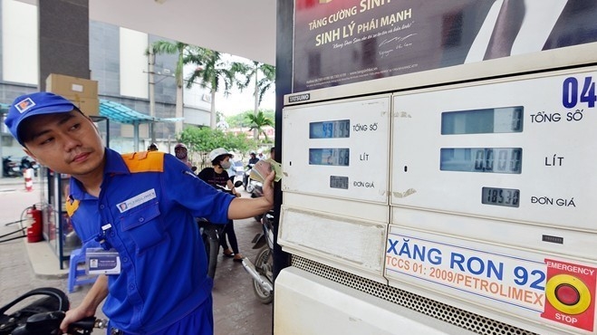 Xăng dầu sẽ tăng tiếp 400-500 đồng một lít vào ngày mai?