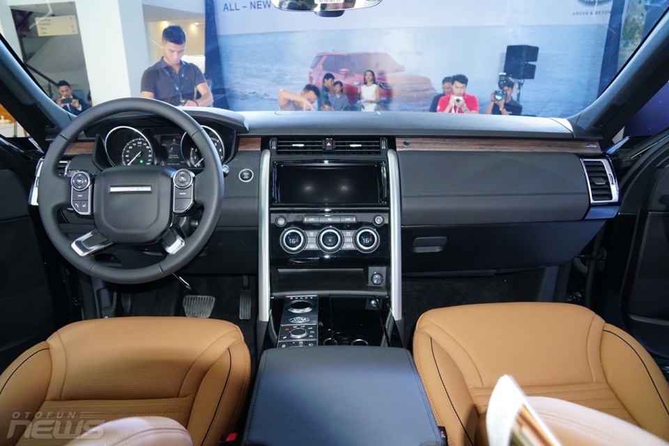 land rover discovery 2017 co mat tai viet nam voi gia tu 4 ty dong
