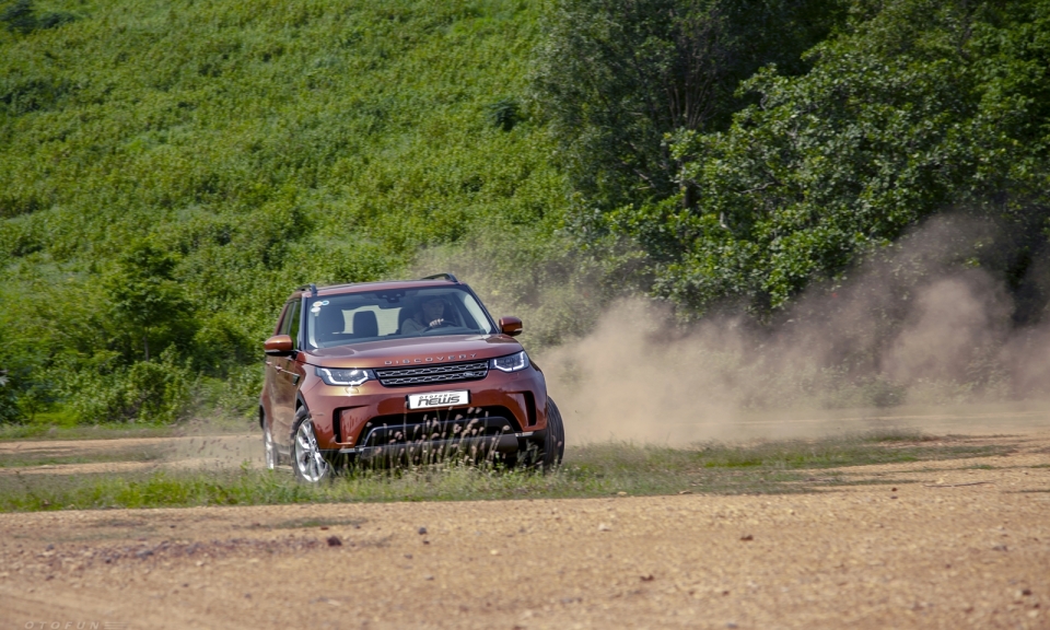 Trải nghiệm nhanh Land Rover Discovery thế hệ mới giá 4,5 tỷ đồng tại Việt Nam trai nghiem nhanh land rover discovery the he moi gia 45 ty dong tai viet nam