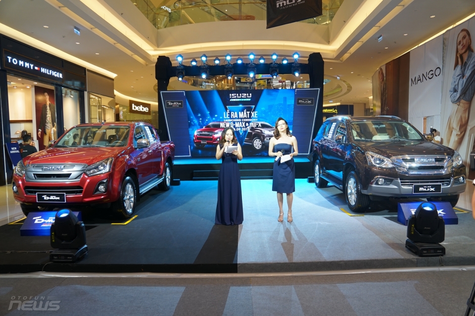 isuzu gioi thieu mu x va d max phien ban nang cap