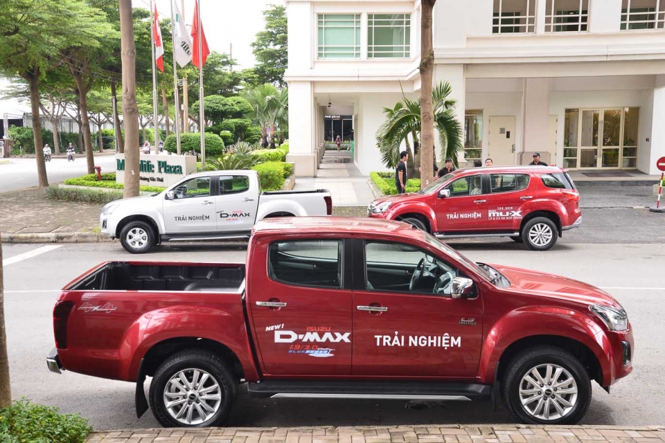 Isuzu Việt Nam tổ chức lái thử 2 dòng xe mới tại Tp Hồ Chí Minh isuzu viet nam to chuc lai thu 2 dong xe moi tai tp ho chi minh