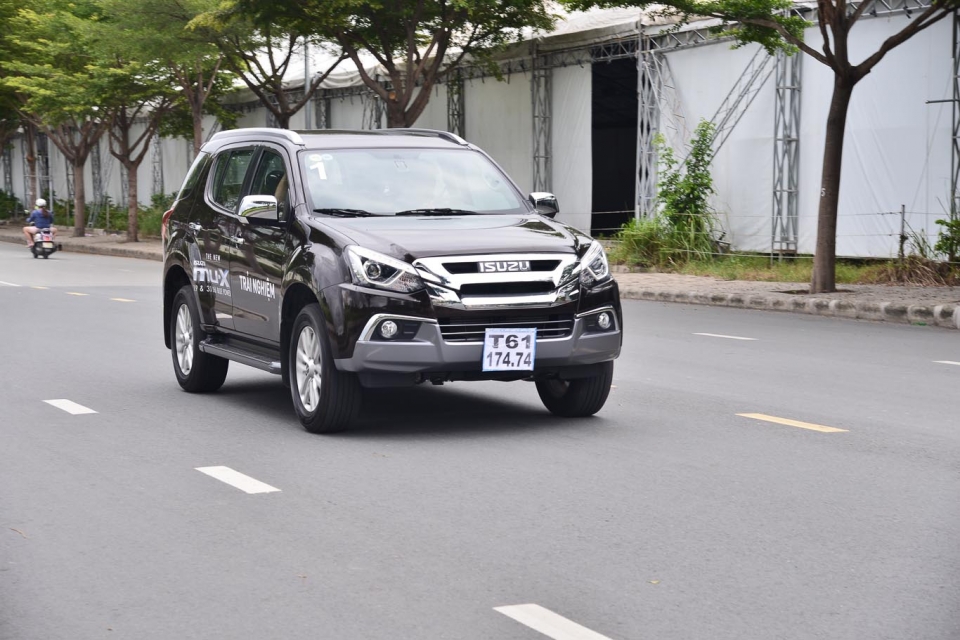 Isuzu Việt Nam tổ chức lái thử 2 dòng xe mới tại Tp Hồ Chí Minh isuzu viet nam to chuc lai thu 2 dong xe moi tai tp ho chi minh