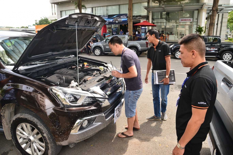 Isuzu Việt Nam tổ chức lái thử 2 dòng xe mới tại Tp Hồ Chí Minh isuzu viet nam to chuc lai thu 2 dong xe moi tai tp ho chi minh